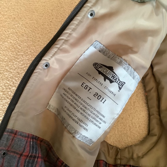 REP YOUR WATER Green Gray Puffer Vest XL - Picture 5 of 11